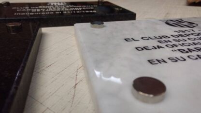 PLACAS MARMOL Y GRANITO BAJO RELIEVE - Imagen 3